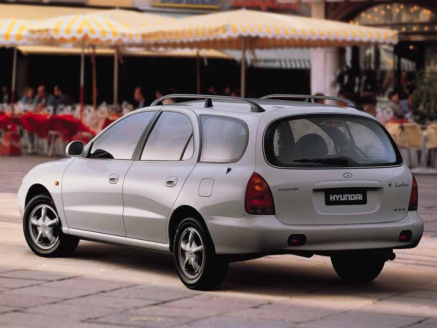  Hyundai Lantra Estate 1996 года  (фото 2 из 4)